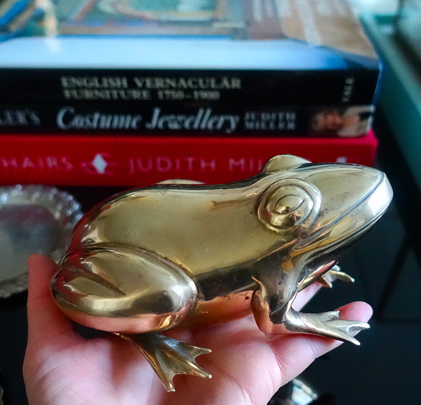 Brass frog