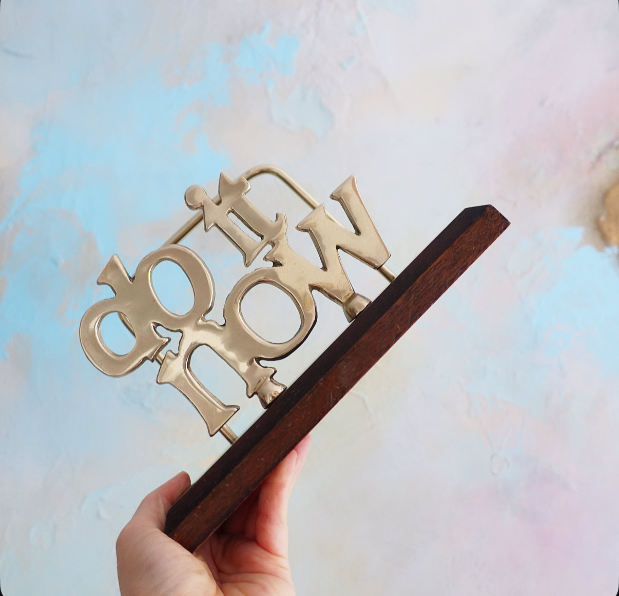 Do it now letter holder
