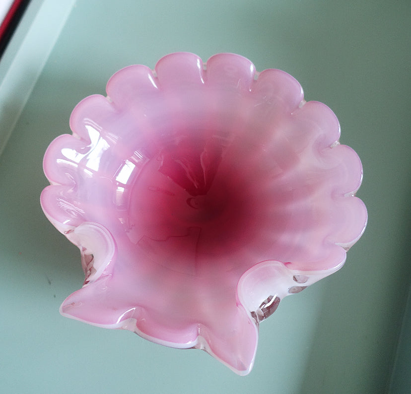 Murano glass clam shell bowl