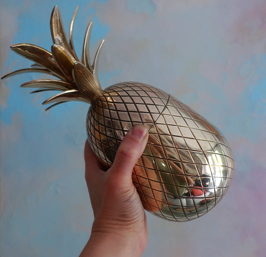 Large brass Hollywood Regency pineapple
