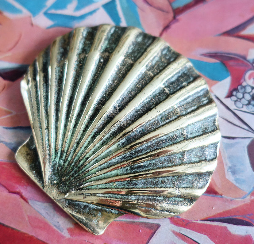 Small brass scallop shell dish