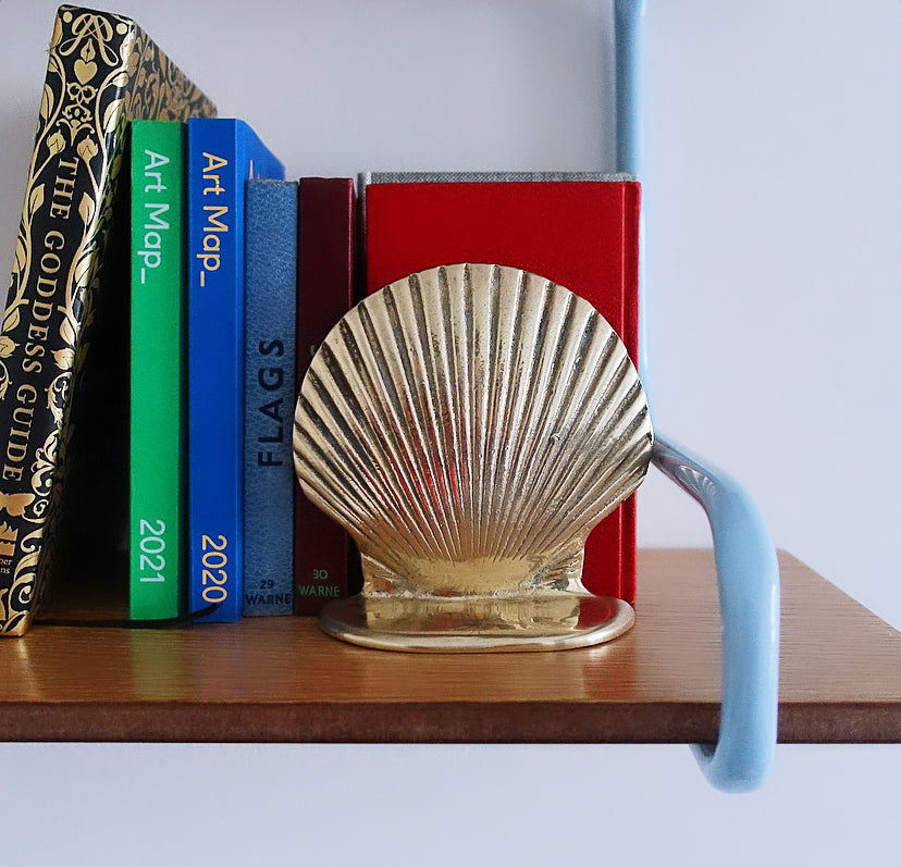 Single brass scallop shell