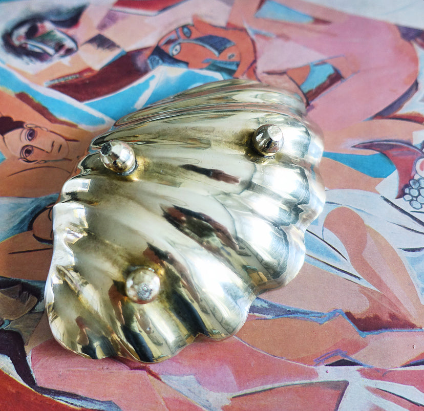 Brass shell dish