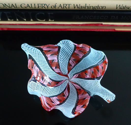 Zanfirico Murano glass leaf trinket dish