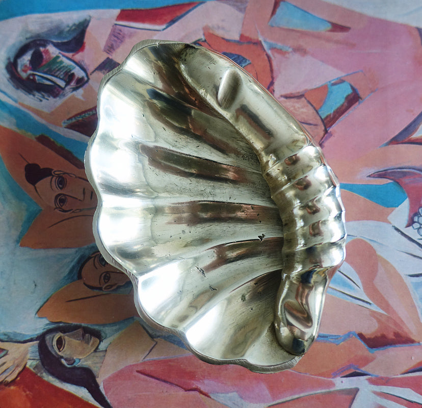 Brass shell dish