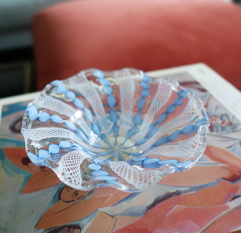 Blue & white frilled Zanfirico Murano glass trinket dish