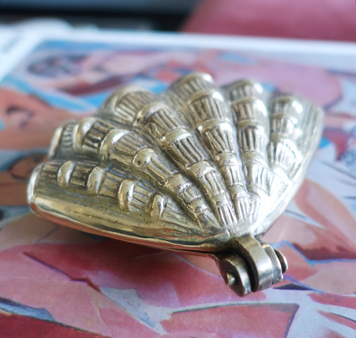 Vintage hinged brass clam shell