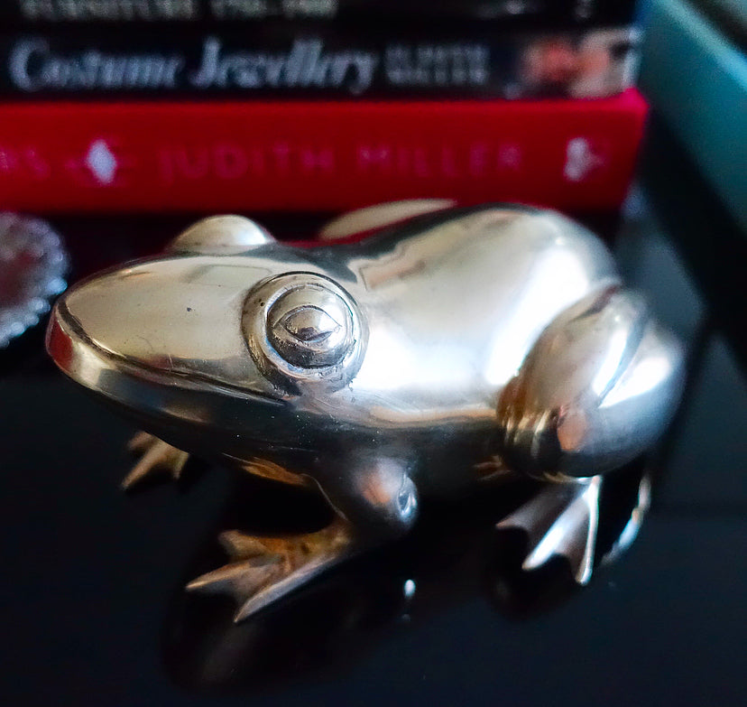 Brass frog