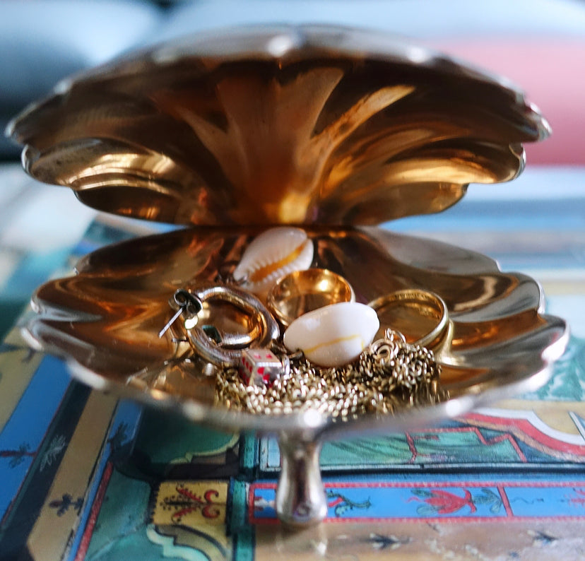 HOLLYWOOD REGENCY BRASS CLAM SHELL DISH