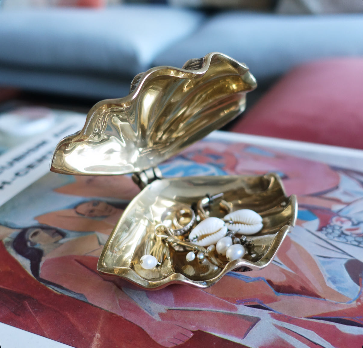 Vintage hinged brass clam shell
