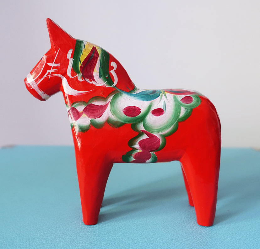 Medium Dala Horse