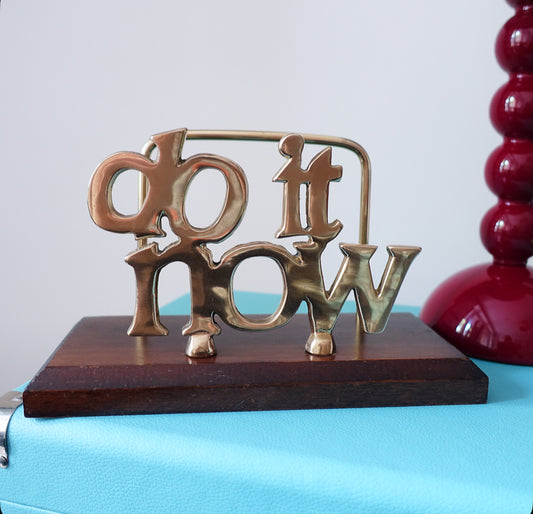 Do it now letter holder