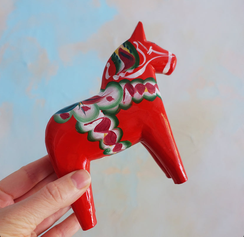 Medium Dala Horse