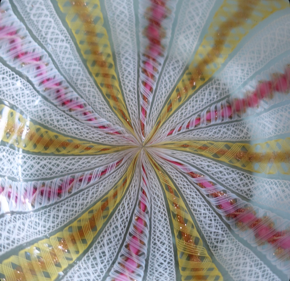 Pink & yellow Salviati Zanfirico dish