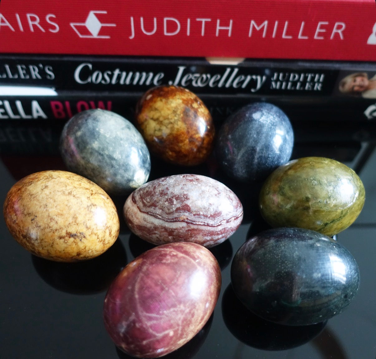 Assorted stone egg set