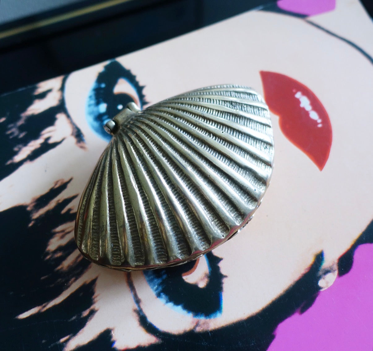 Hinged Brass clam shell trinket dish