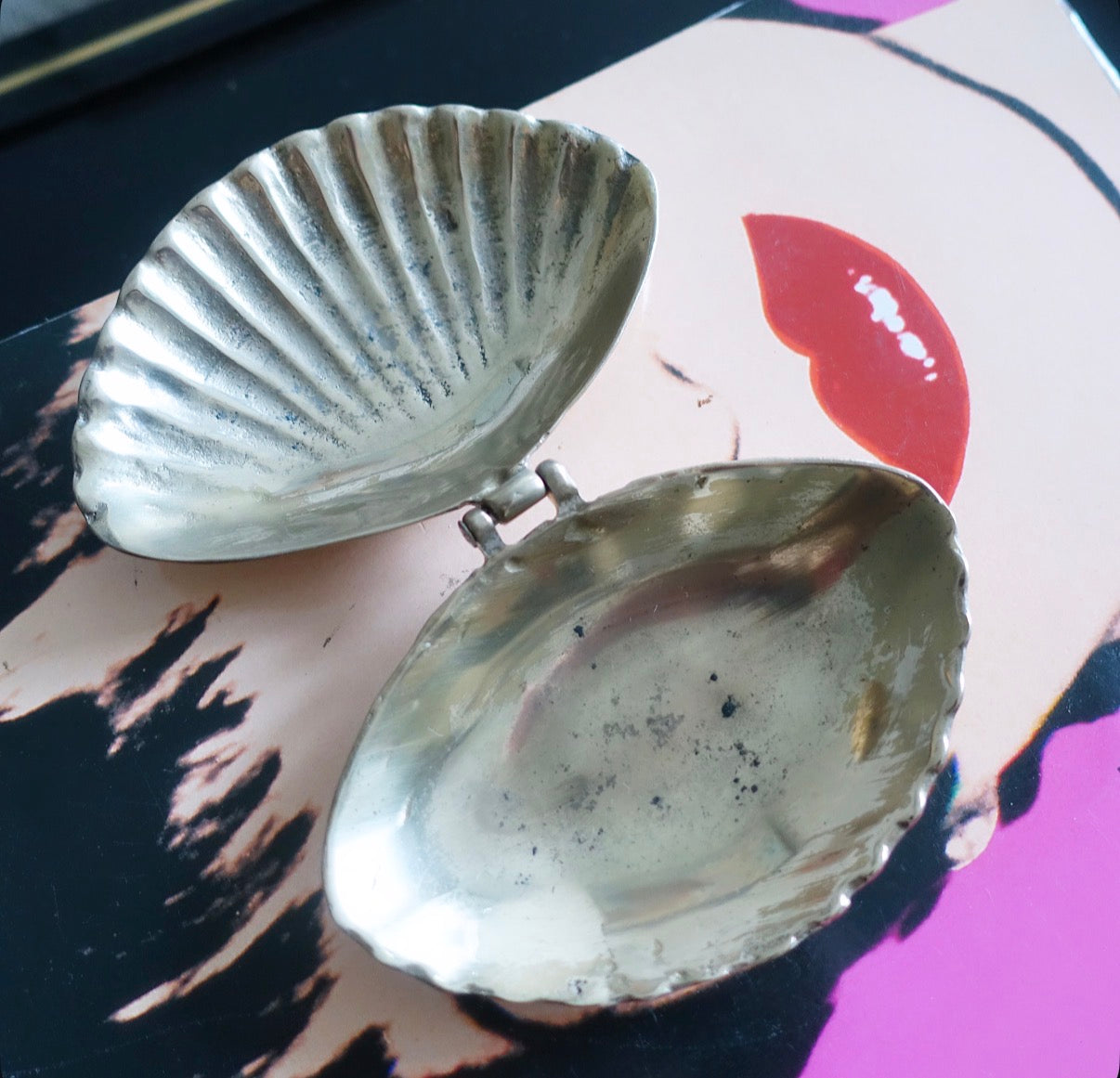 Hinged Brass clam shell trinket dish