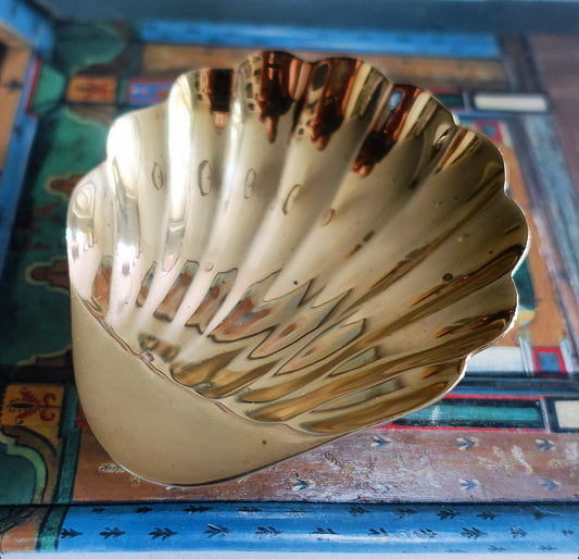 Brass scallop shell trinket dish