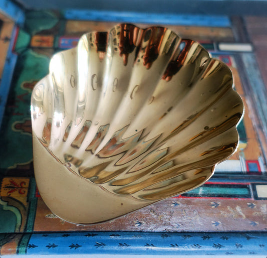 Brass scallop shell trinket dish