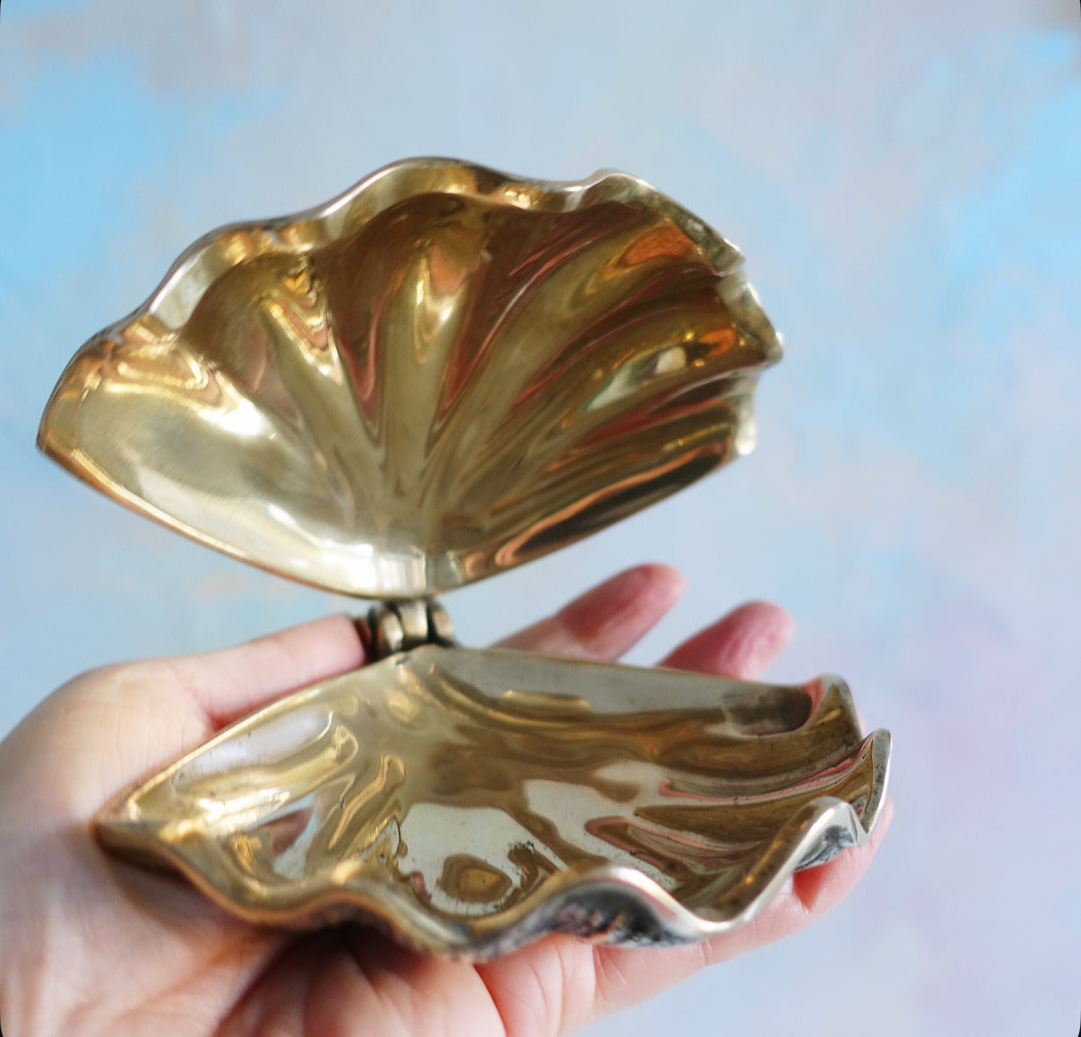 Vintage hinged brass clam shell