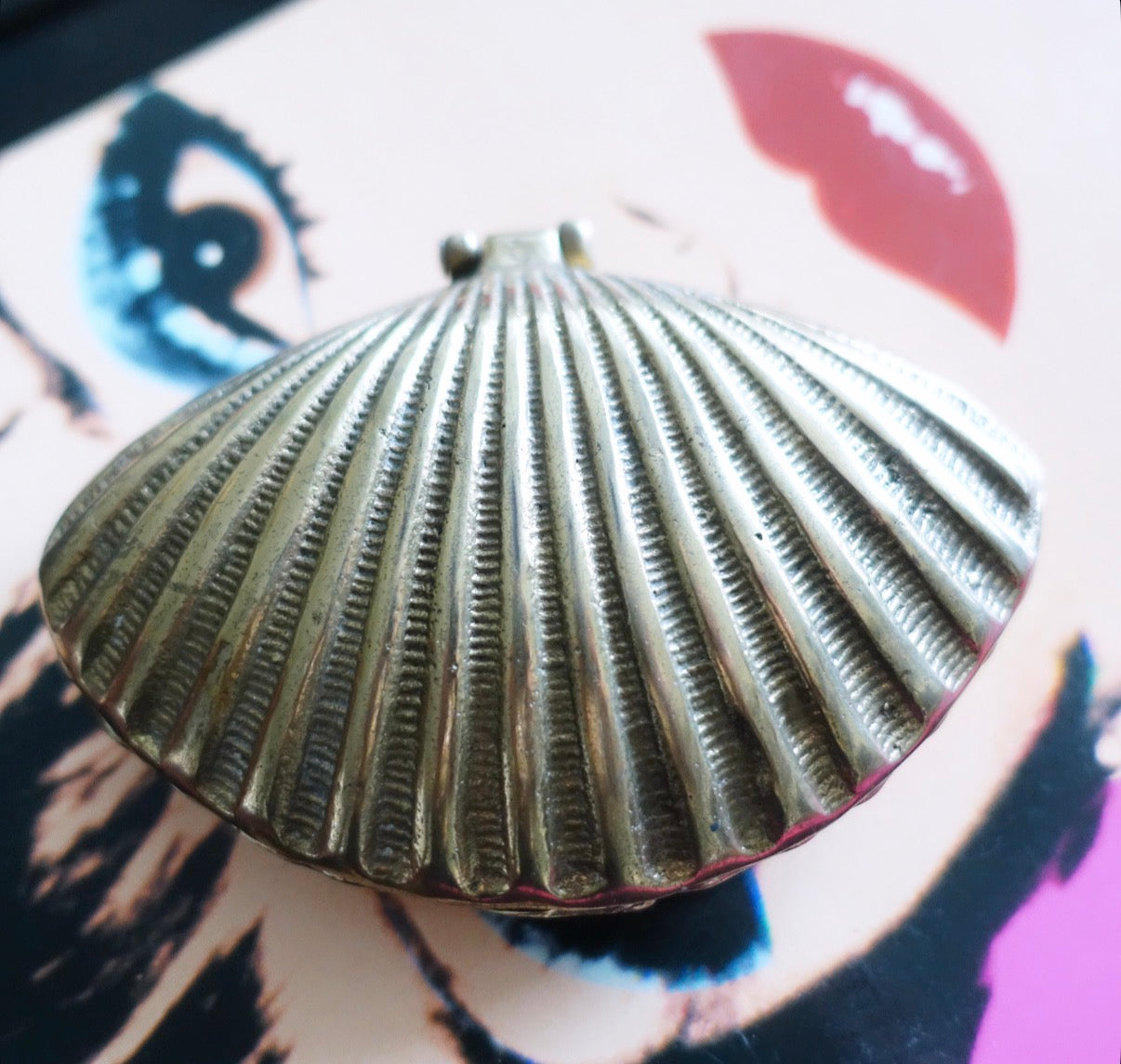 Hinged Brass clam shell trinket dish