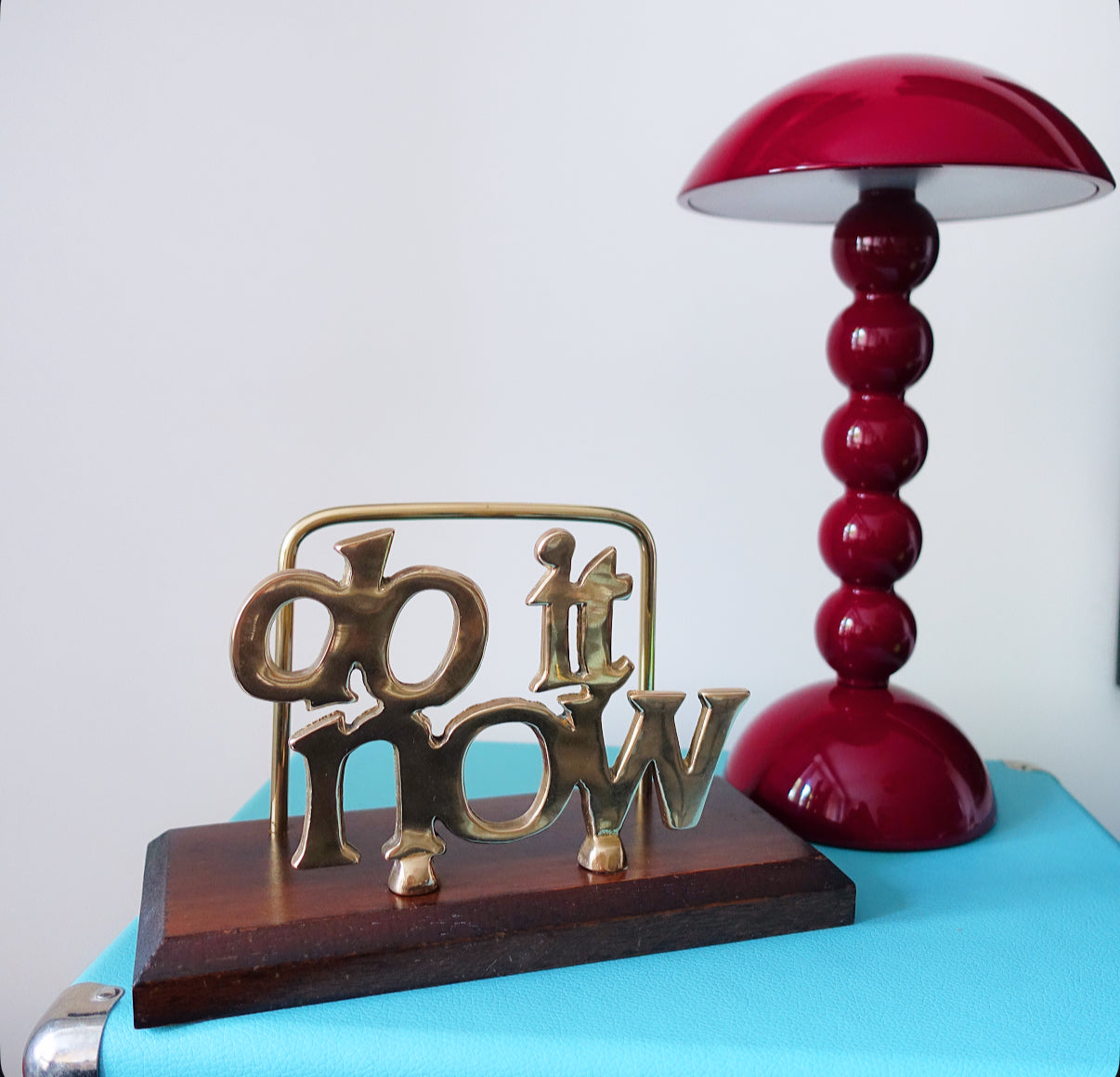 Do it now letter holder