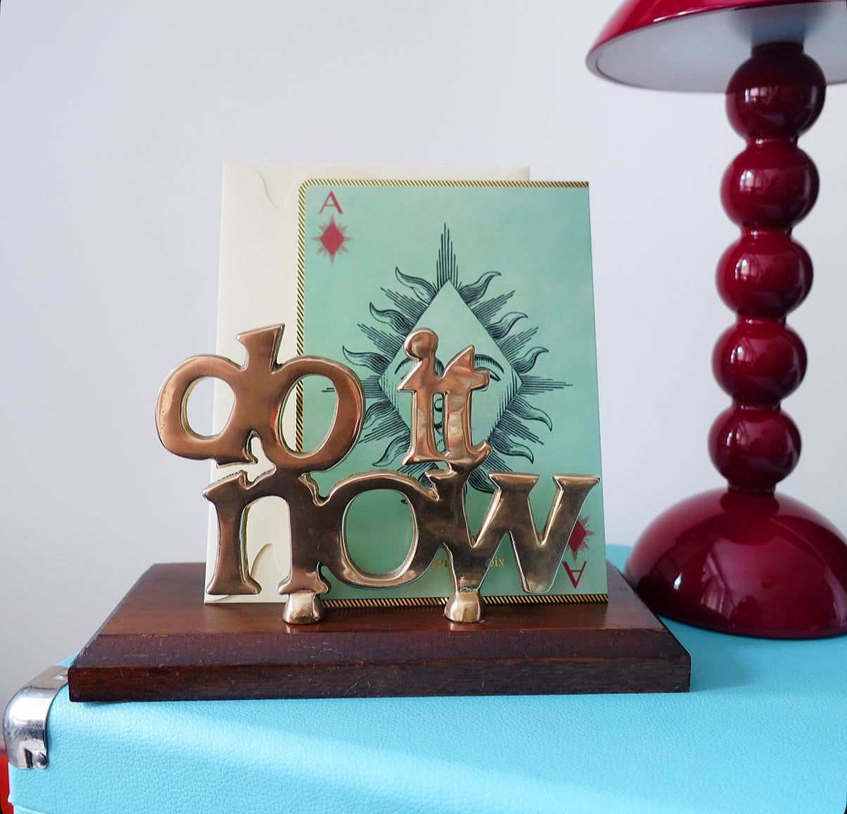Do it now letter holder