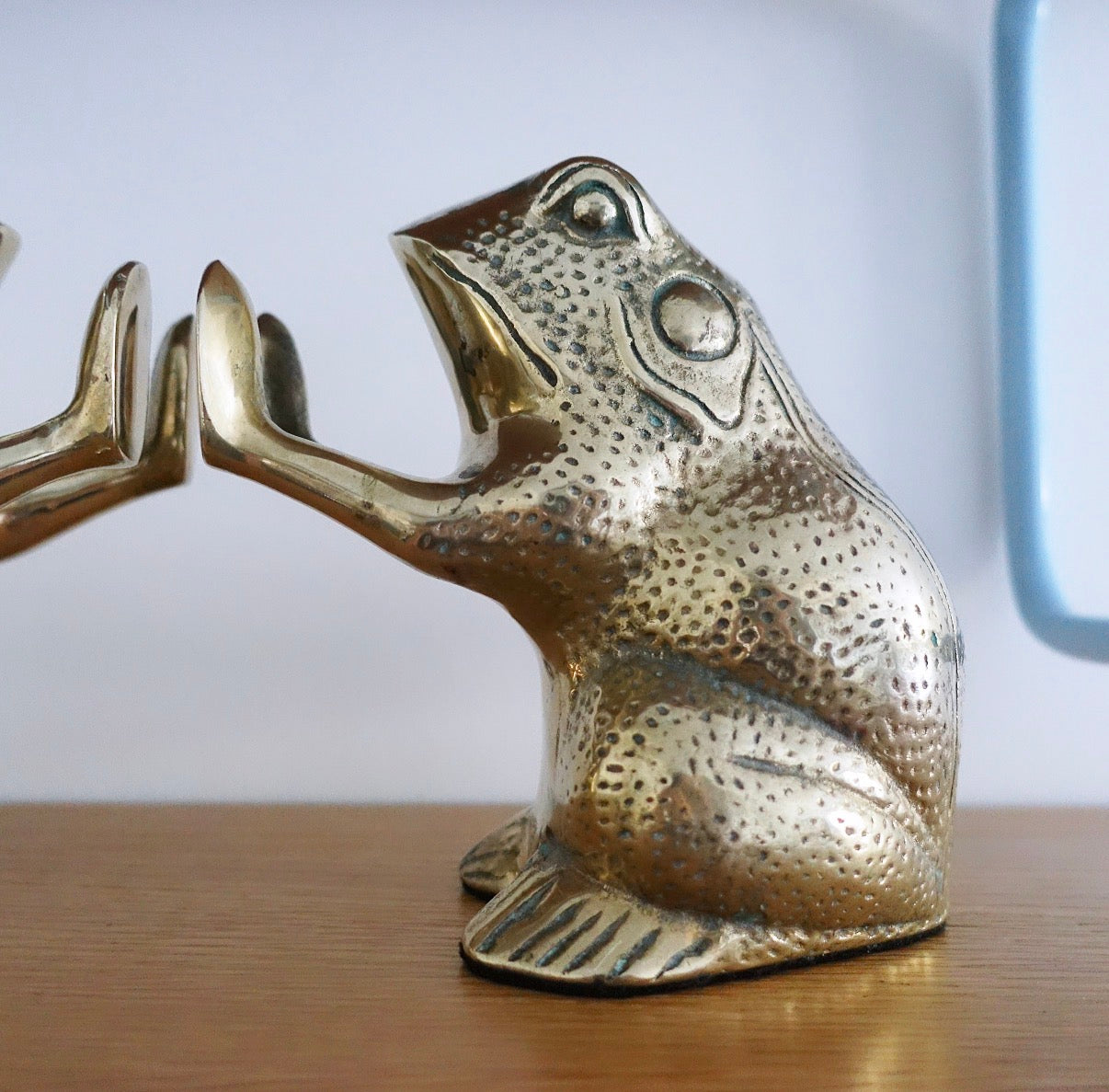 Brass frog bookends