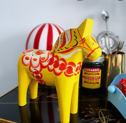 Large yellow Dala Horse