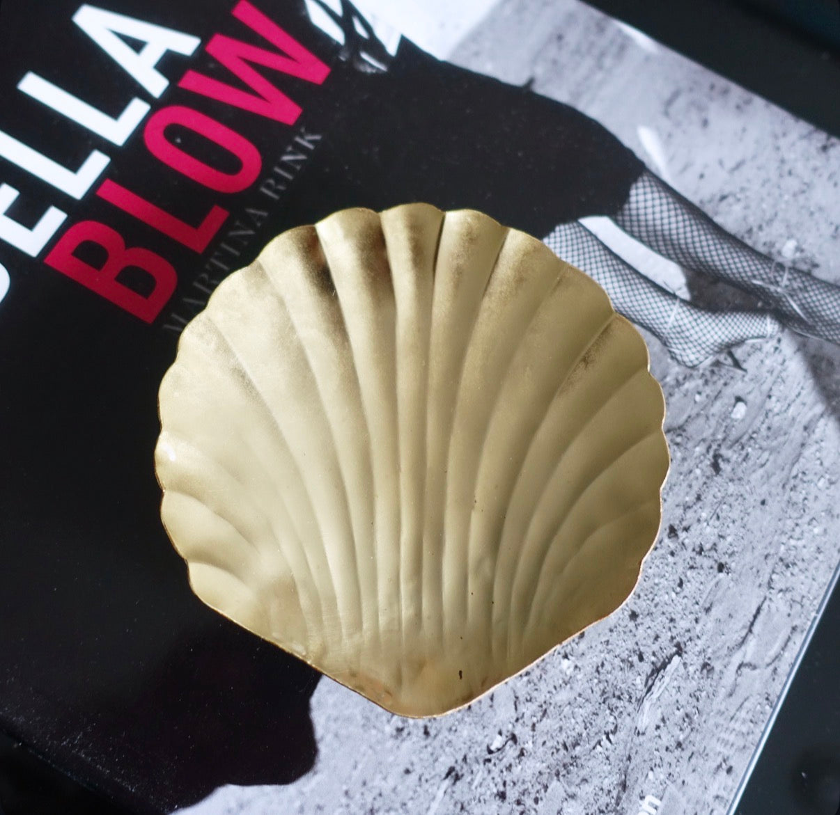Small slim brass scallop shell dish