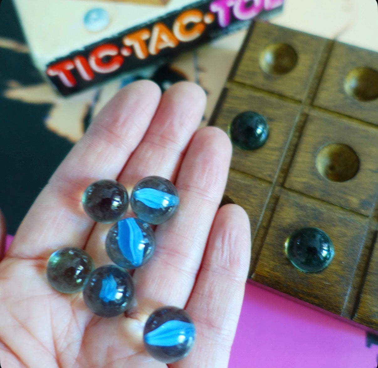 Miniature tic tac toe game set
