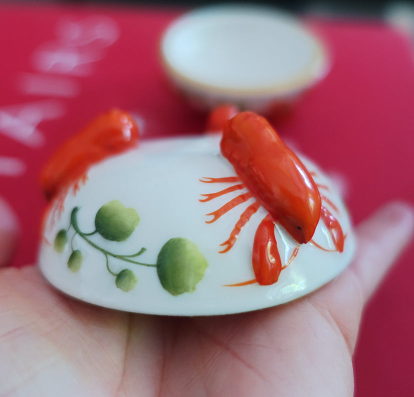 Rare pair of small porcelain Lobster bowls