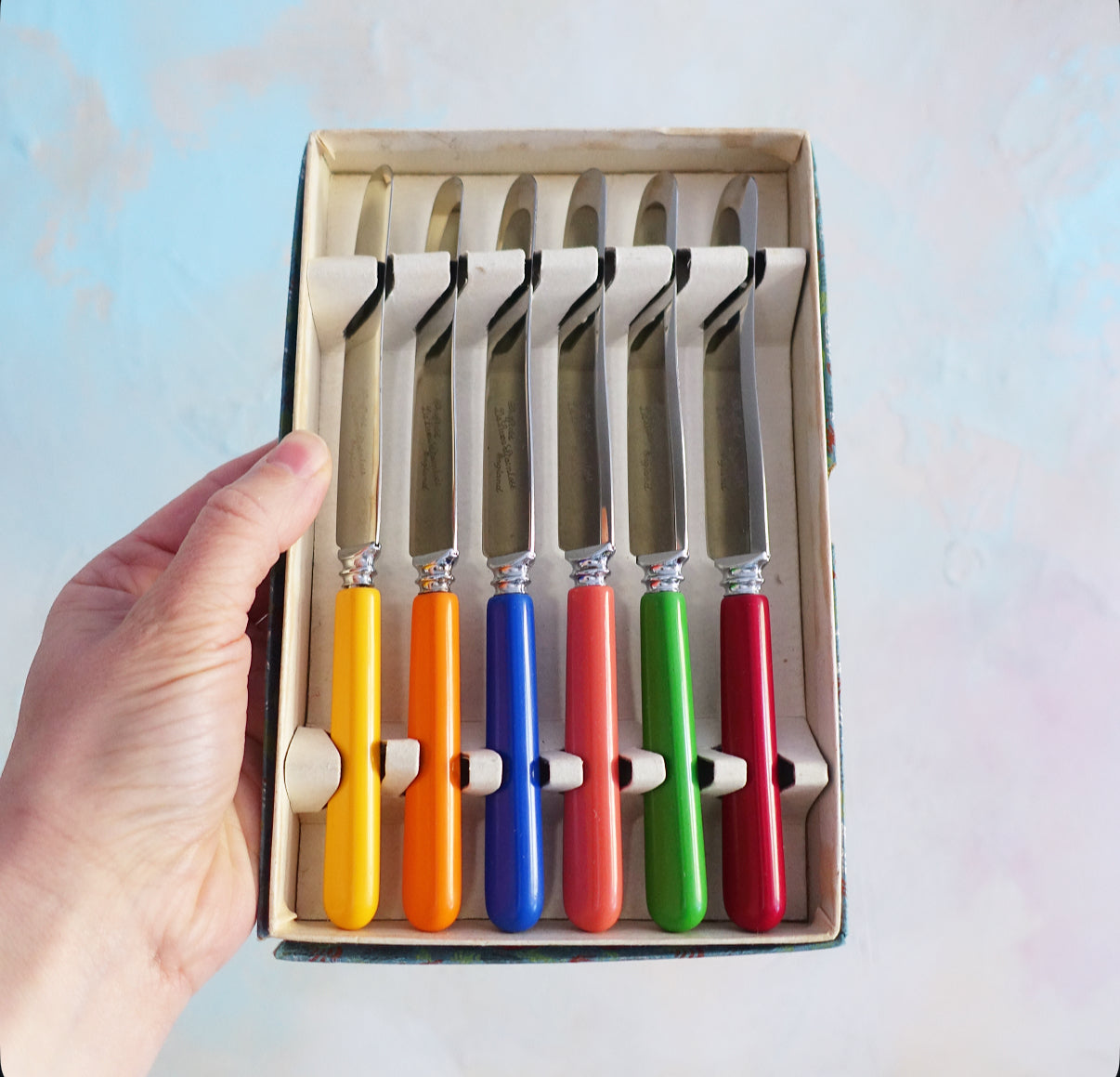 Rainbow tea knife set