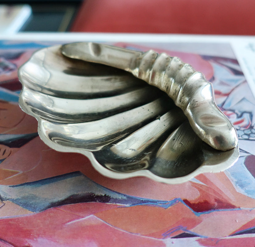 Brass shell dish