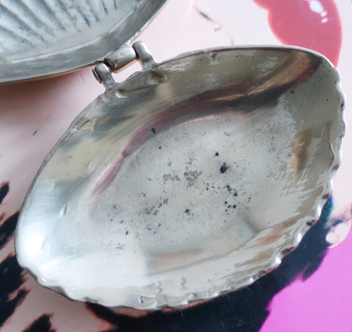 Hinged Brass clam shell trinket dish