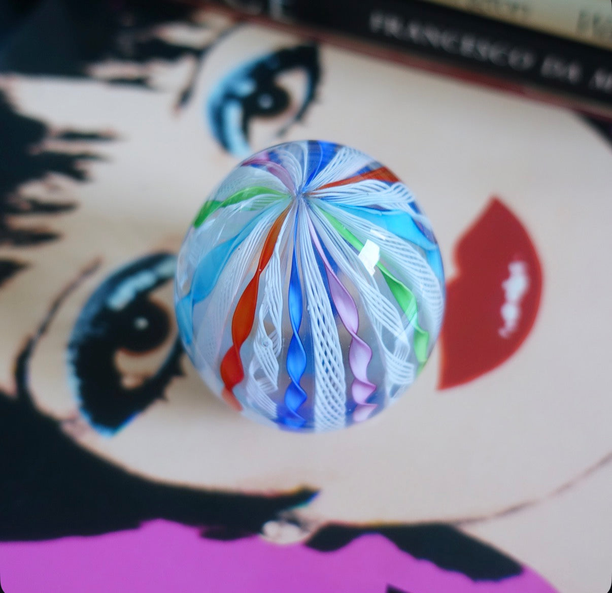 Zanfirico Murano glass egg paperweight