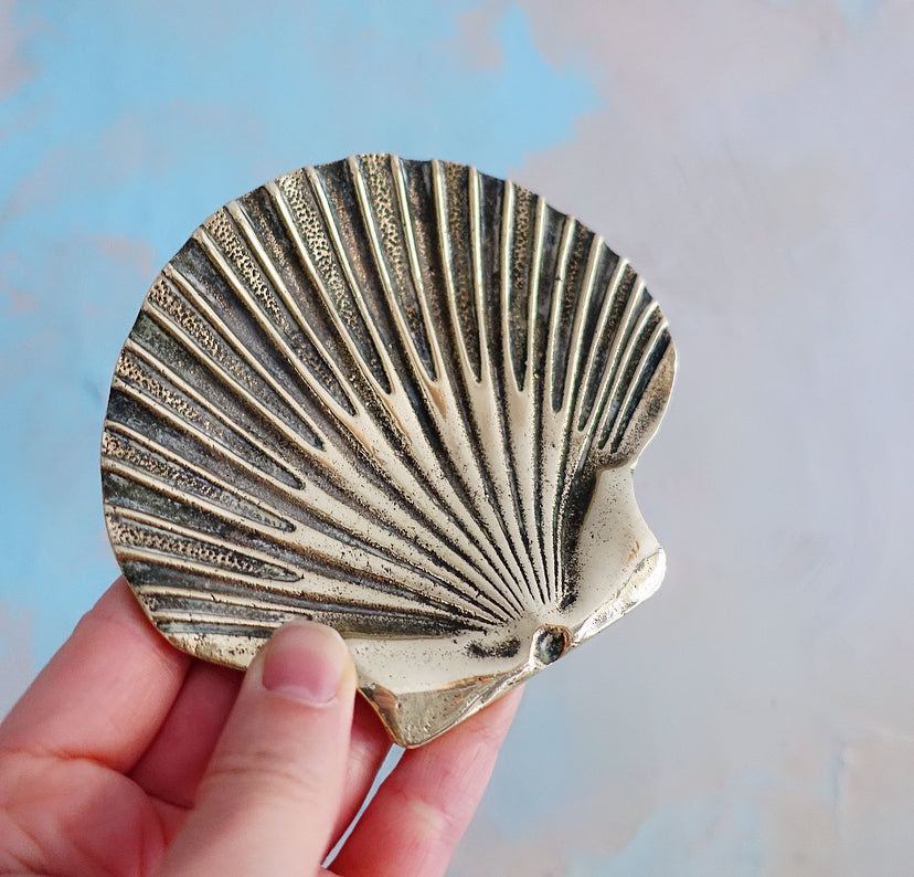 Small brass scallop shell dish