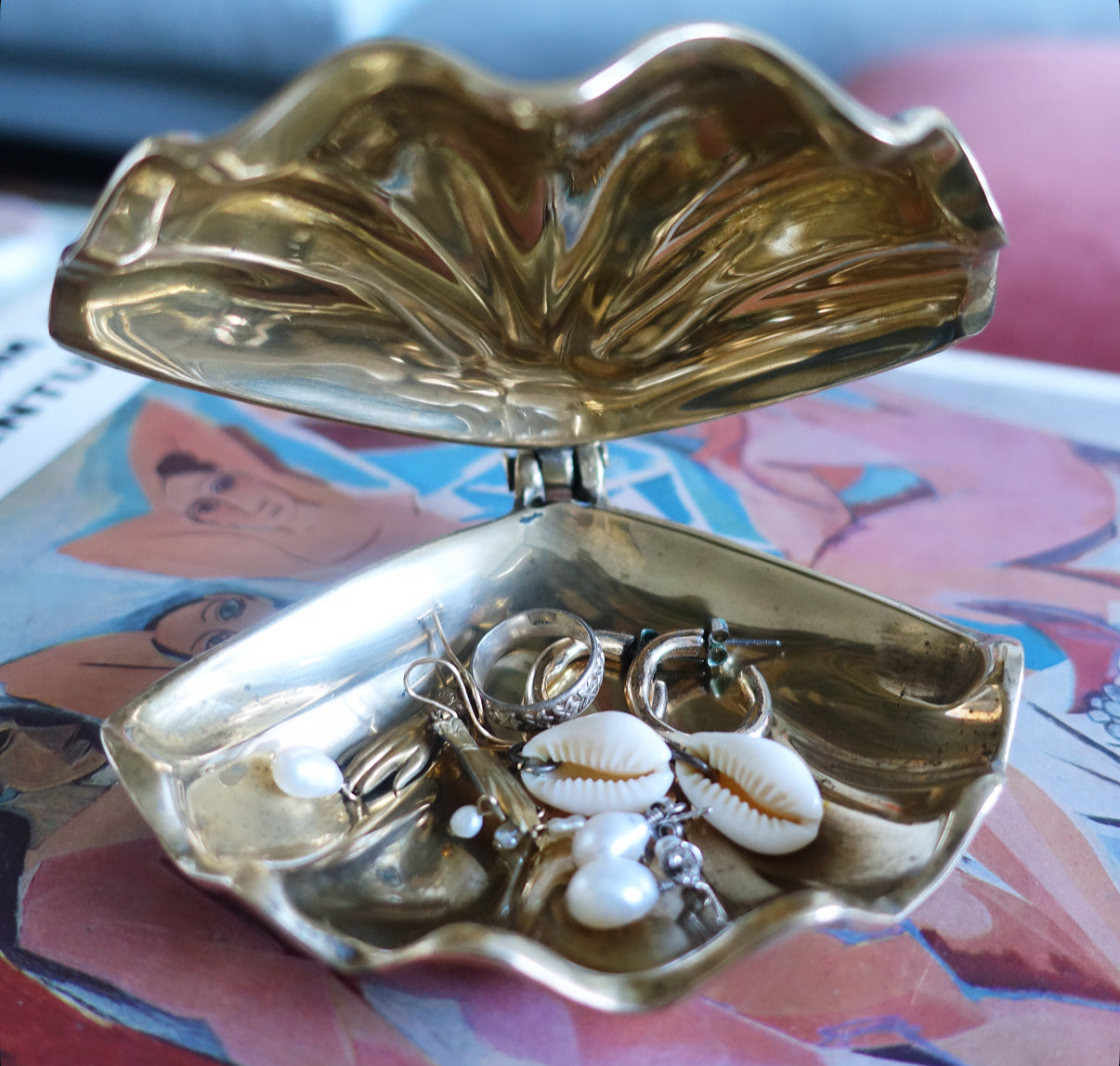 Vintage hinged brass clam shell