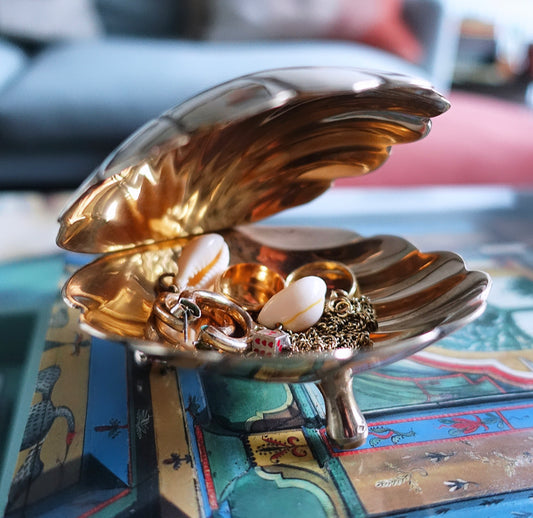 HOLLYWOOD REGENCY BRASS CLAM SHELL DISH